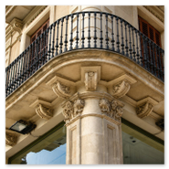 Detalle balcón en Ciutat Vella<br />Ref.: bcn-col-080